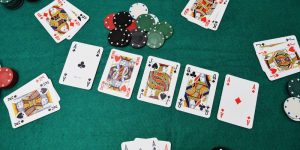 Poker là siêu phẩm game hot tại sảnh MG Hello88